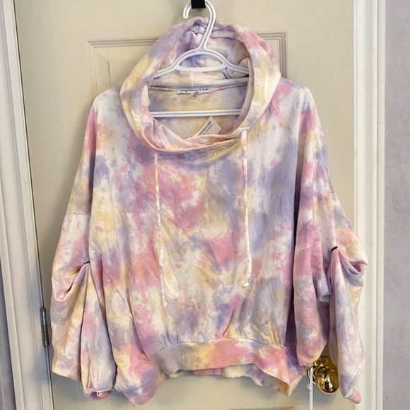 SOLD-Brand new sweatshirt tie dye - Picture 1 of 7